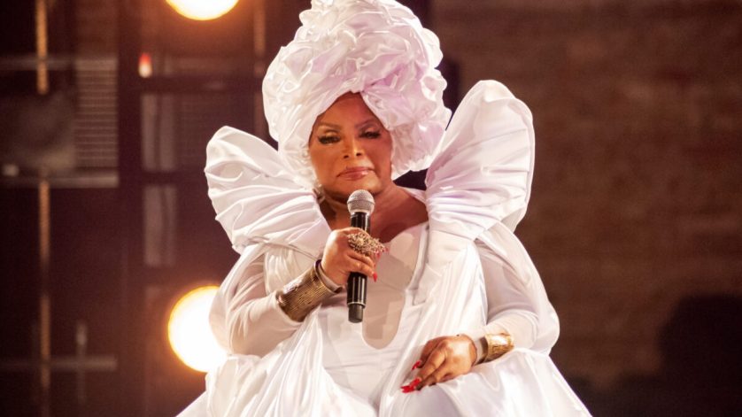 Elza Soares cantando |   Foto: Denise Ricardo